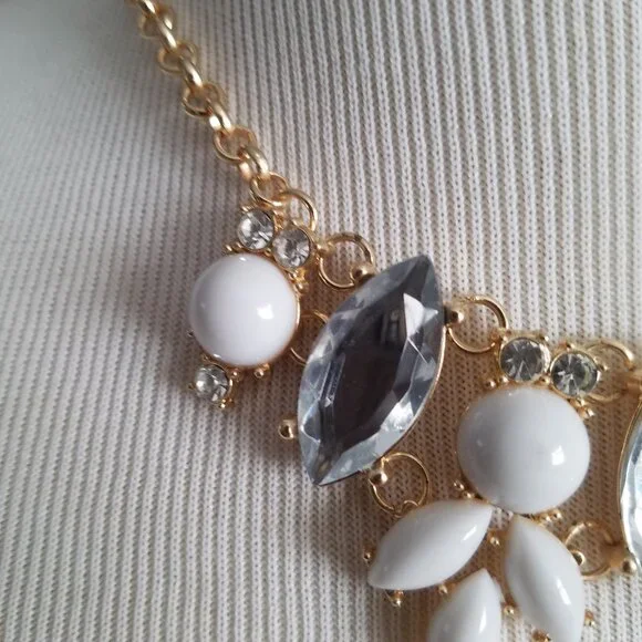 Free with $20 purchase 17.5" white gold rhinestone necklace w hoop ear - Picture 3 of 7